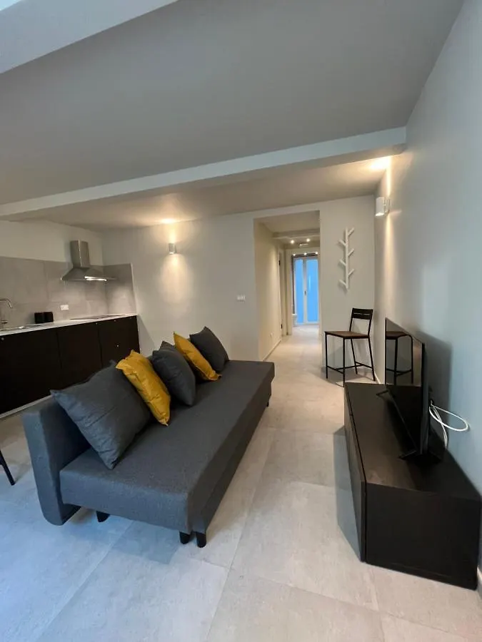 Casa vacanze Villa A casa di Pippo Aeroporto di Catania Fontana Rossa Italia